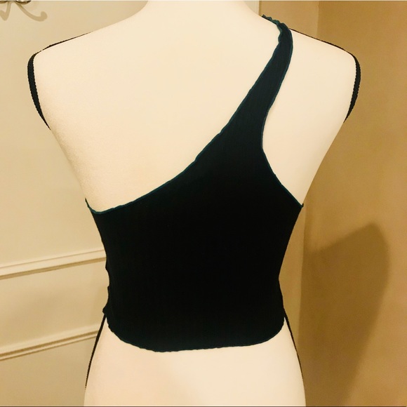 One shoulder Urban Outfitters crop top - Picture 2 of 3